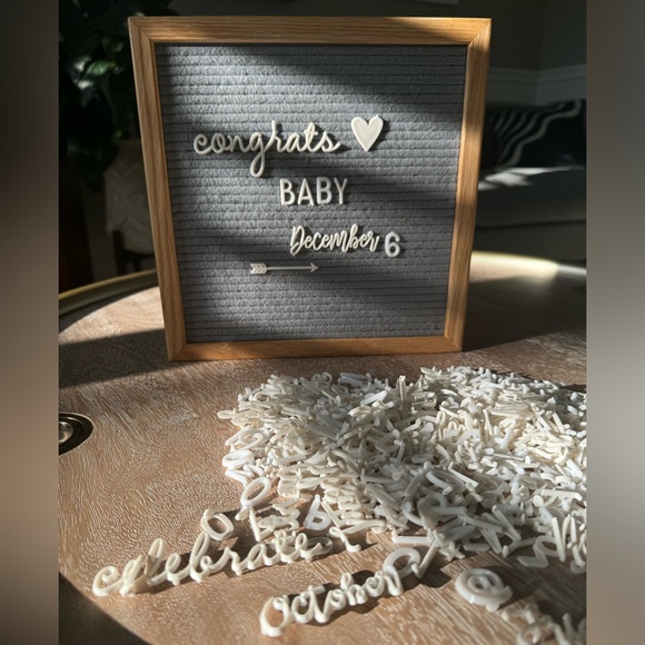 Felt letter board with pre-cut letters, numbers, and cursive words - Picture 5 of 6